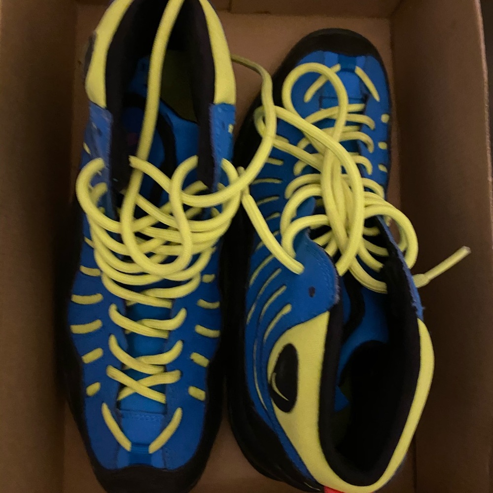 nike air bakin 7Y Preowned